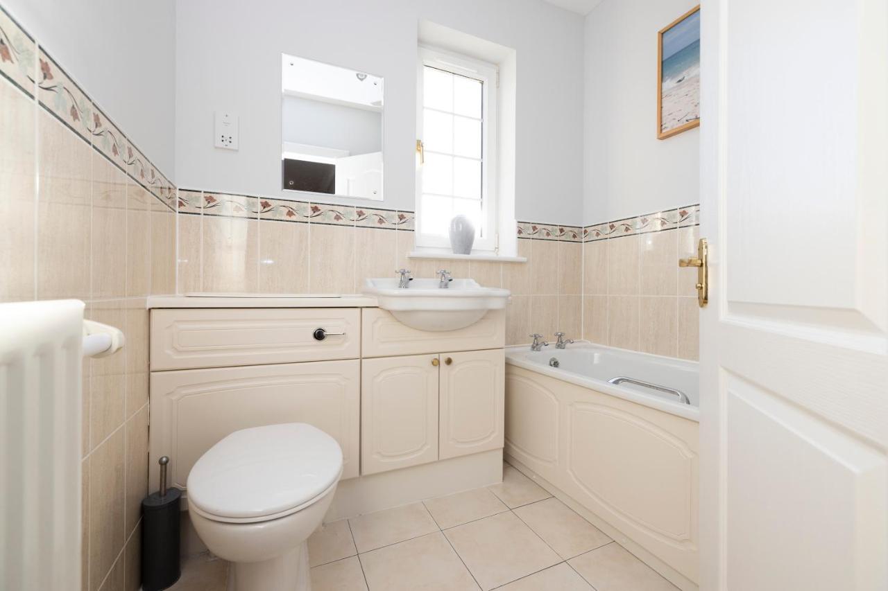 Joivy Modern Flat With Free Parking Apartment Edinburgh Bagian luar foto