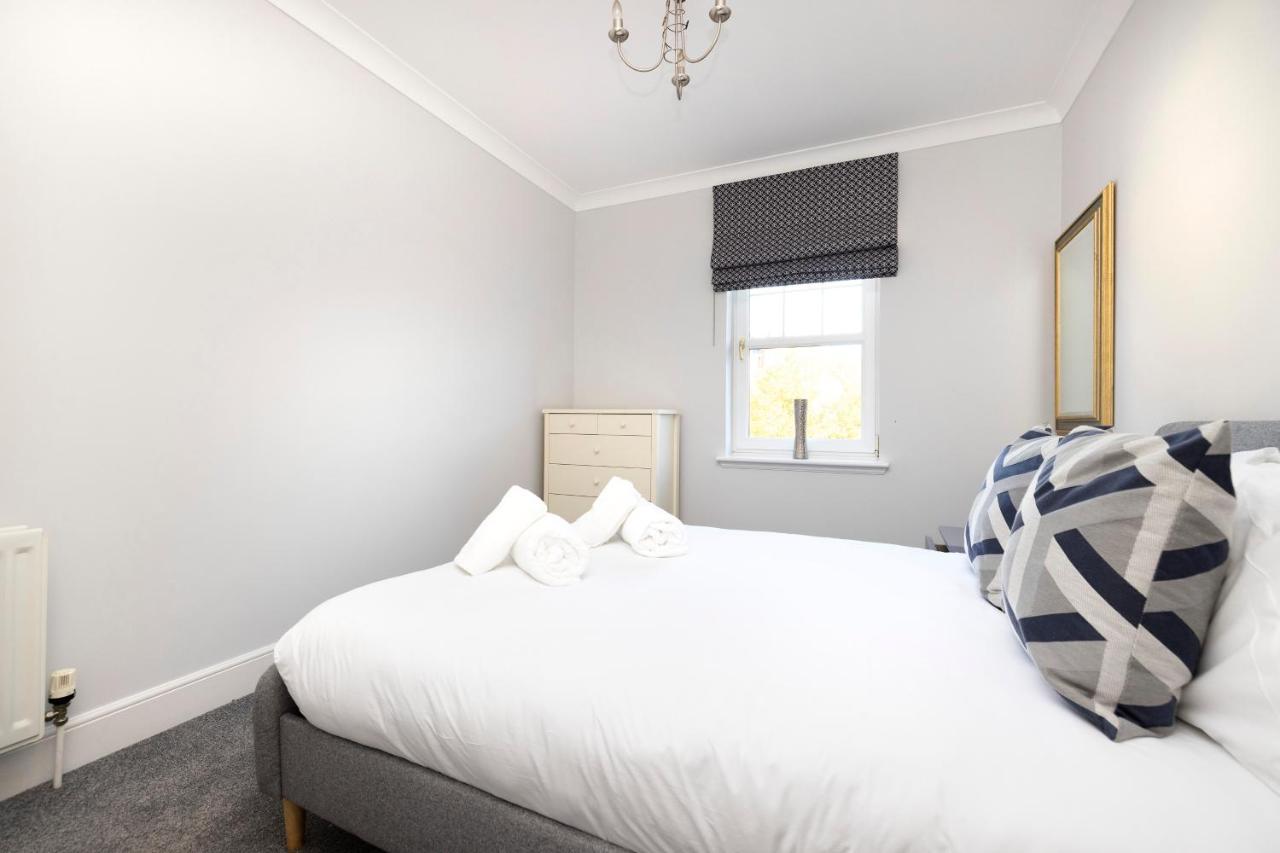 Joivy Modern Flat With Free Parking Apartment Edinburgh Bagian luar foto