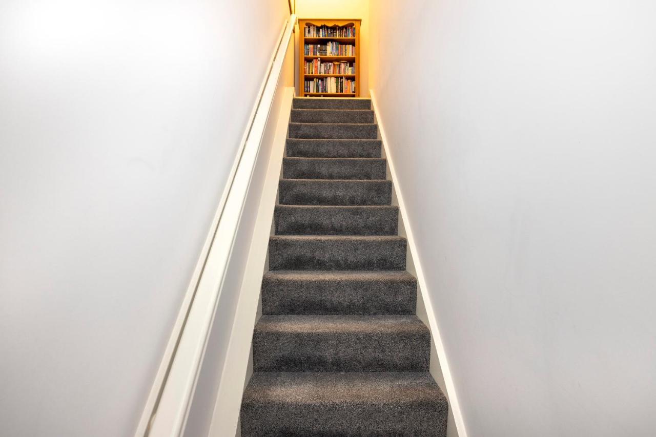 Joivy Modern Flat With Free Parking Apartment Edinburgh Bagian luar foto